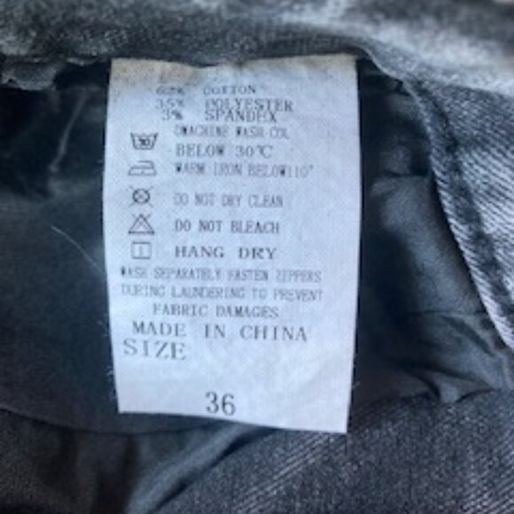 Black Distressed Jeans with Red Stitched Accents Men's 36 NWT - Picture 9 of 10